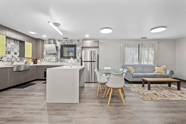 2307 Lake Street 2, Evanston, IL 60201