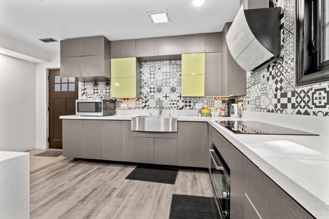 2307 Lake Street 2, Evanston, IL 60201