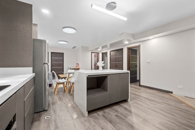 2307 Lake Street 2, Evanston, IL 60201