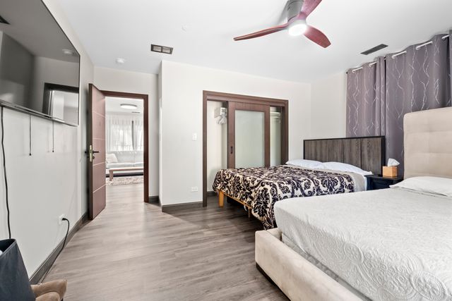 2307 Lake Street 2, Evanston, IL 60201