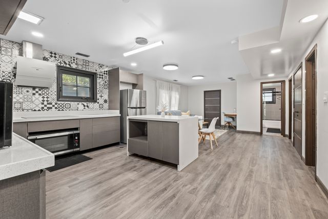 2307 Lake Street 2, Evanston, IL 60201