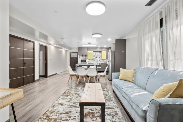 2307 Lake Street 2, Evanston, IL 60201