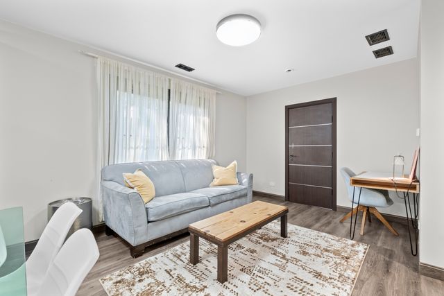 2307 Lake Street 2, Evanston, IL 60201