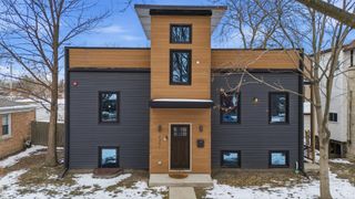 2307 Lake Street 2, Evanston, IL 60201