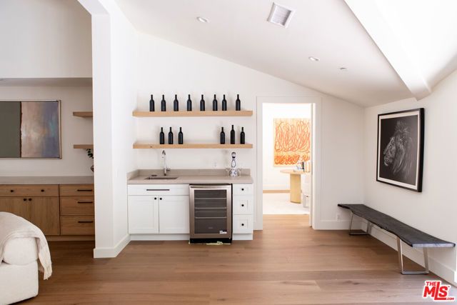 3436 Longridge Avenue, Los Angeles, CA 91423