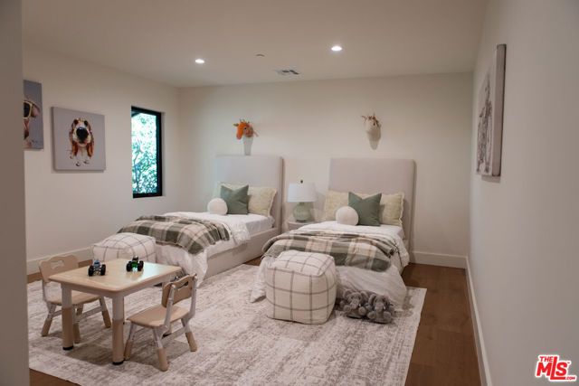 3436 Longridge Avenue, Los Angeles, CA 91423