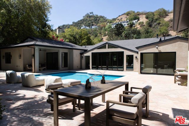 3436 Longridge Avenue, Los Angeles, CA 91423