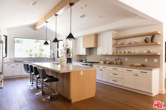 3436 Longridge Avenue, Los Angeles, CA 91423