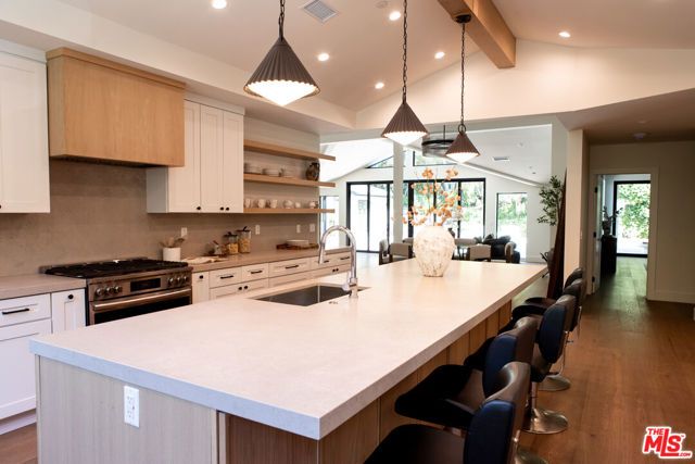 3436 Longridge Avenue, Los Angeles, CA 91423