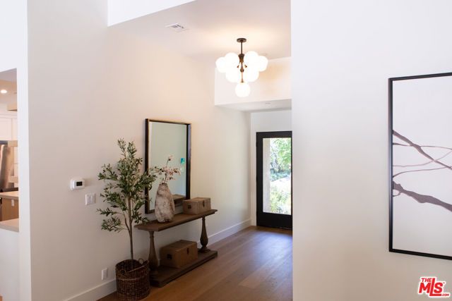 3436 Longridge Avenue, Los Angeles, CA 91423