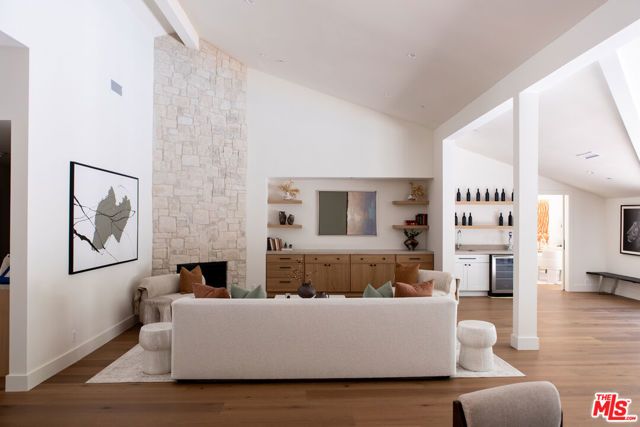 3436 Longridge Avenue, Los Angeles, CA 91423