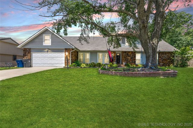 9208 S 70th Avenue E, Tulsa, OK 74133