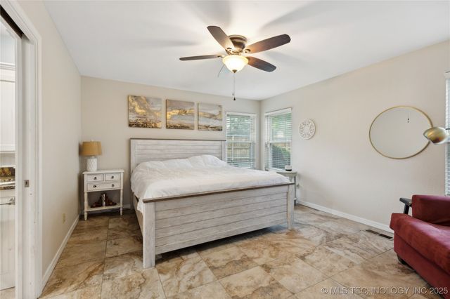 9208 S 70th Avenue E, Tulsa, OK 74133