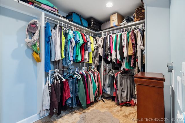 9208 S 70th Avenue E, Tulsa, OK 74133