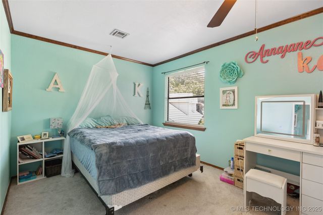 9208 S 70th Avenue E, Tulsa, OK 74133