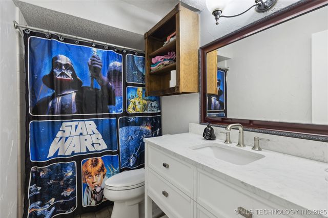 9208 S 70th Avenue E, Tulsa, OK 74133