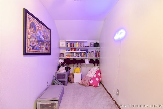 9208 S 70th Avenue E, Tulsa, OK 74133