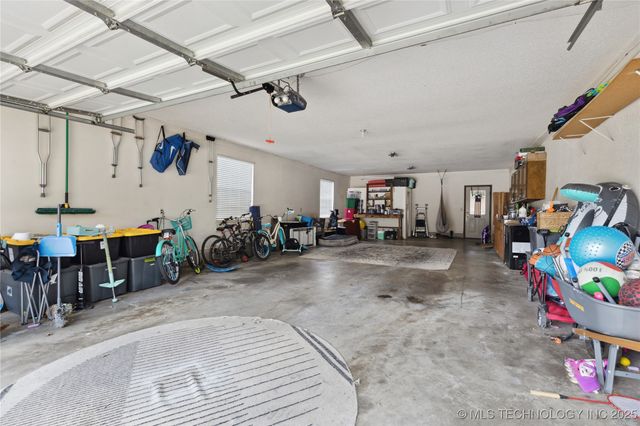 9208 S 70th Avenue E, Tulsa, OK 74133