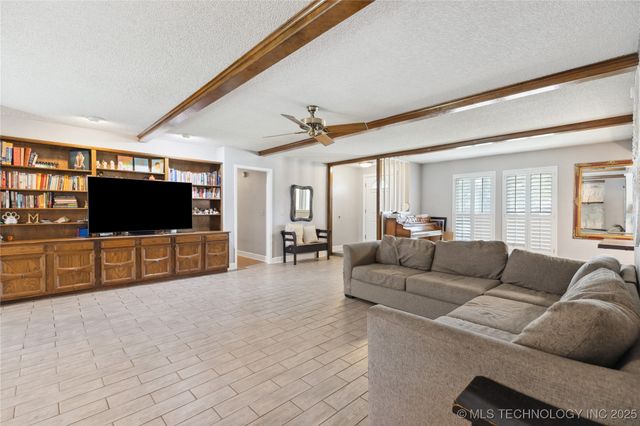 9208 S 70th Avenue E, Tulsa, OK 74133