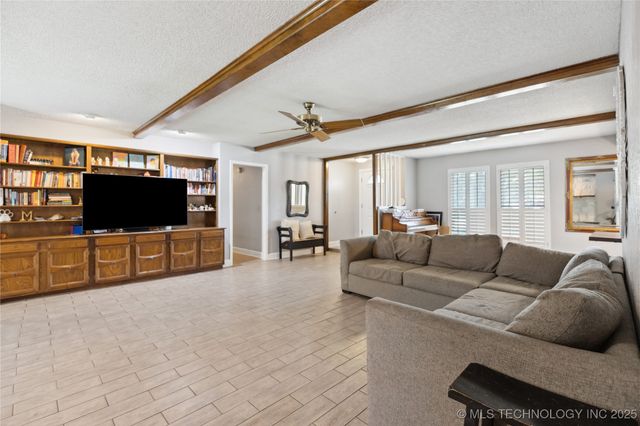 9208 S 70th Avenue E, Tulsa, OK 74133