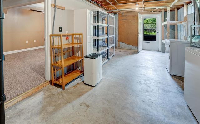 4 Mill Rd, Chelmsford, MA 01824