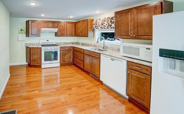 4 Mill Rd, Chelmsford, MA 01824