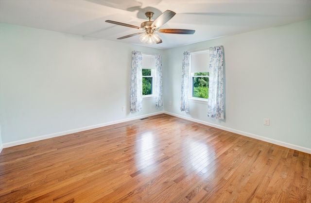 4 Mill Rd, Chelmsford, MA 01824