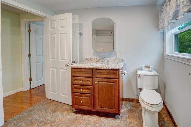 4 Mill Rd, Chelmsford, MA 01824