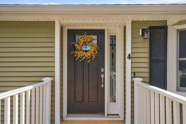 4 Mill Rd, Chelmsford, MA 01824