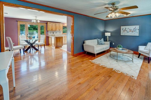 4 Mill Rd, Chelmsford, MA 01824