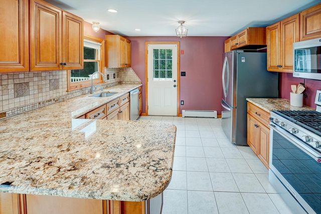 4 Mill Rd, Chelmsford, MA 01824