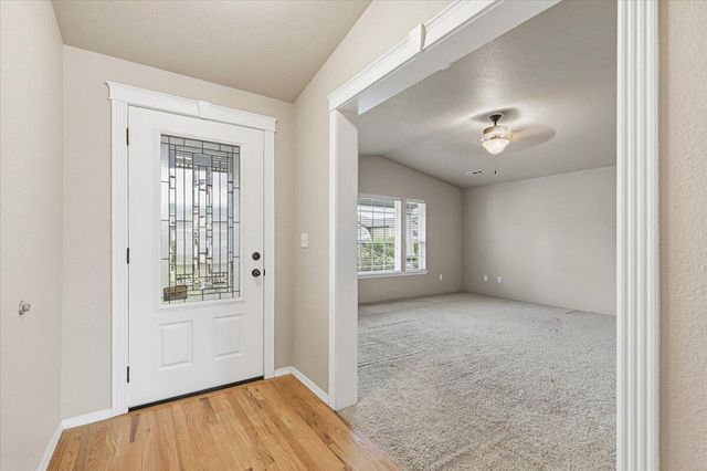 1706 Dragon Tail Place, Medford, OR 97504