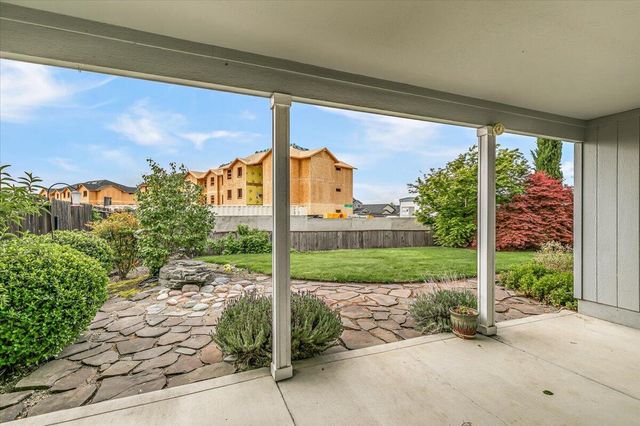 1706 Dragon Tail Place, Medford, OR 97504