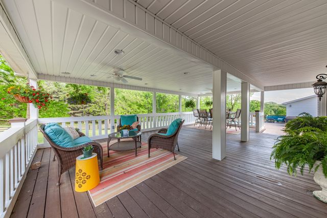 4000 Cantebury Dr, Culleoka, TN 38451