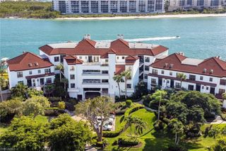 305 La Peninsula BLVD # 305, Naples, FL 34113