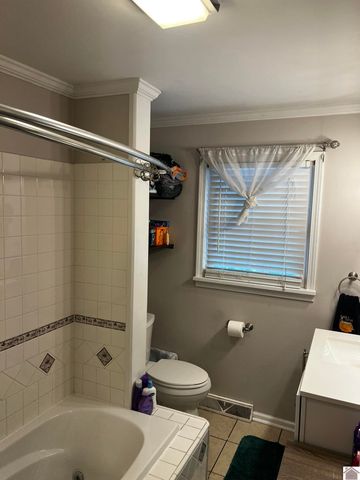 119 Nickell Heights Rd, Paducah, KY 42003