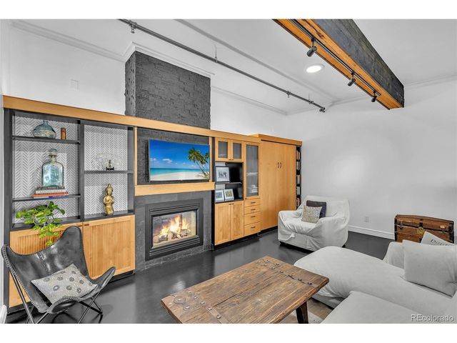 800 W 8th Ave 201, Denver, CO 80204
