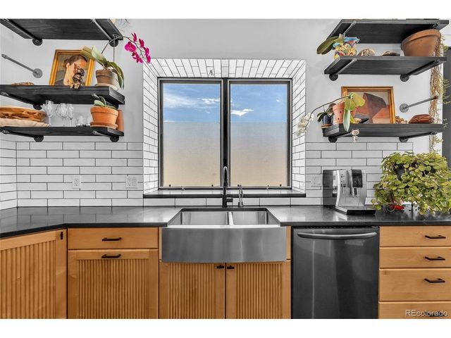 800 W 8th Ave 201, Denver, CO 80204