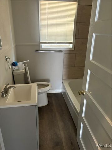 2407 3rd ST E, Tuscaloosa, AL 35404