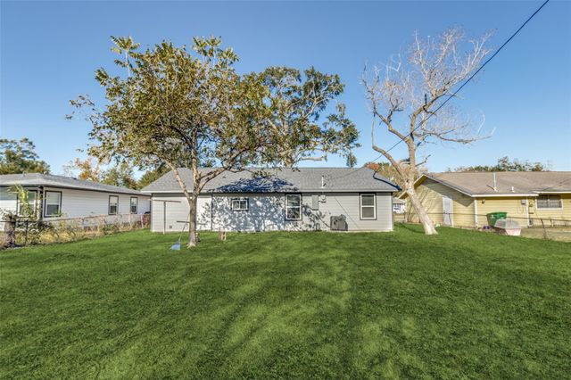 6038 Glenhurst Drive, Houston, TX 77033