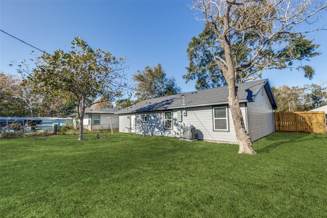 6038 Glenhurst Drive, Houston, TX 77033