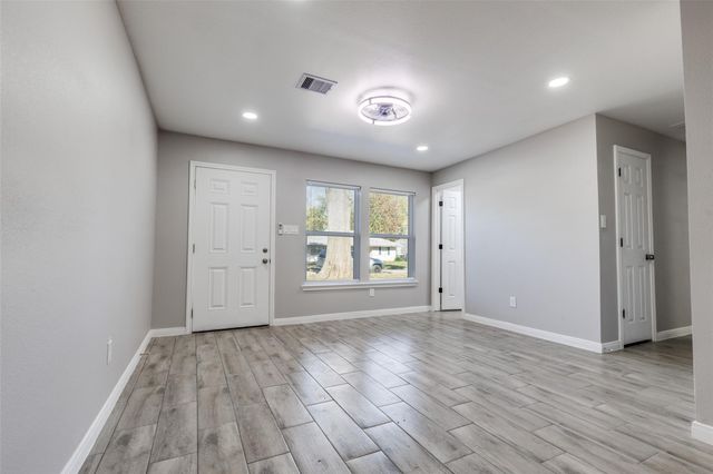 6038 Glenhurst Drive, Houston, TX 77033