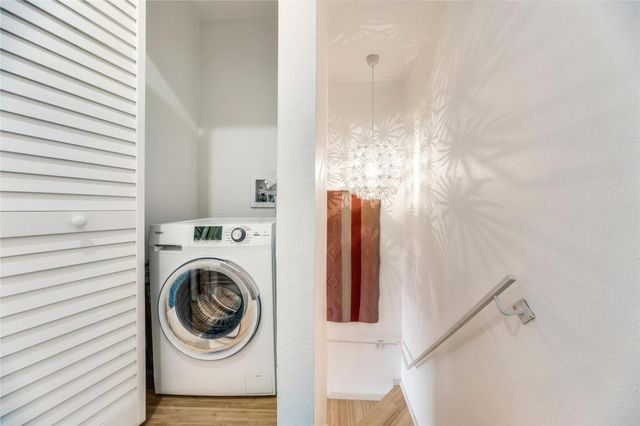 4044 Buena Vista Street 220, Dallas, TX 75204