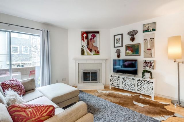 4044 Buena Vista Street 220, Dallas, TX 75204