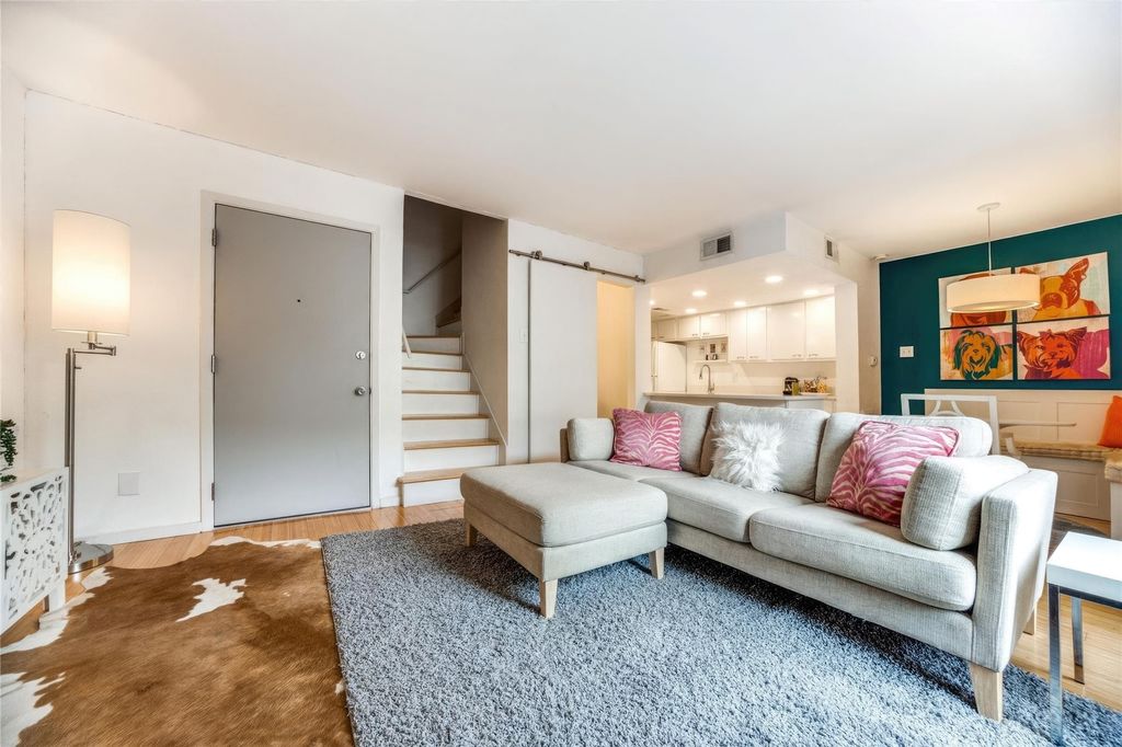 4044 Buena Vista Street 220, Dallas, TX 75204