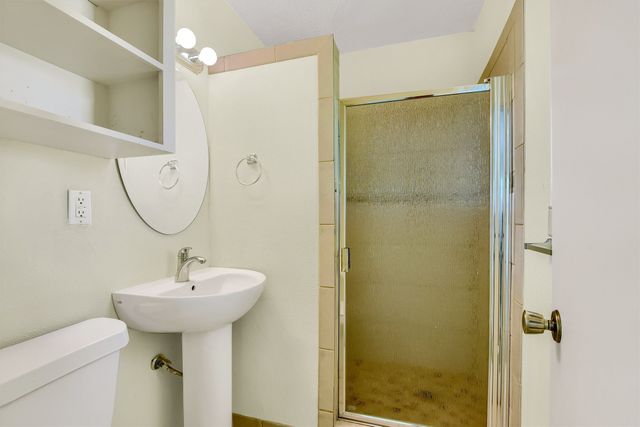 910 Kiowa Drive W, Lake Kiowa, TX 76240