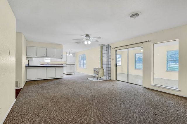 910 Kiowa Drive W, Lake Kiowa, TX 76240