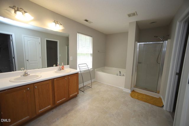2718 Summer Stream Drive, Raleigh, NC 27610