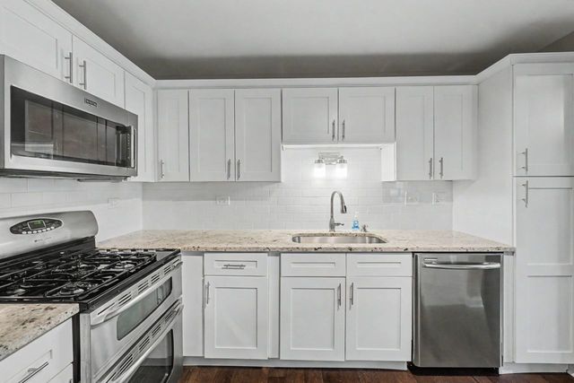 52 Brookston Drive D1, Schaumburg, IL 60193