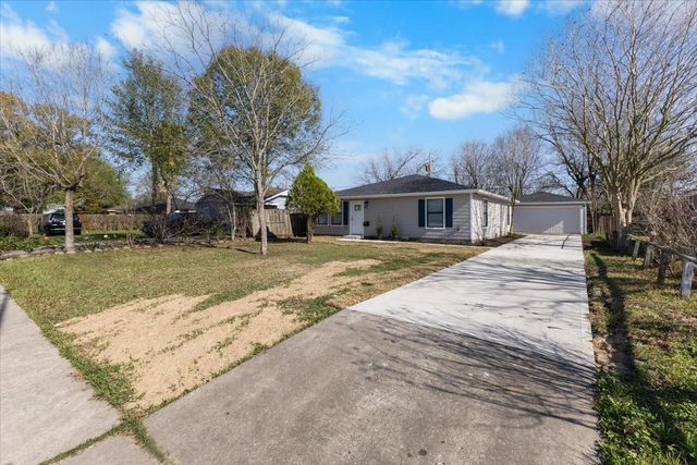 1512 Thomas Avenue, Pasadena, TX 77506